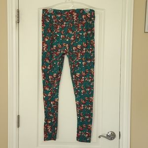 Lularoe roses tall&curvy leggings, fits 12-18